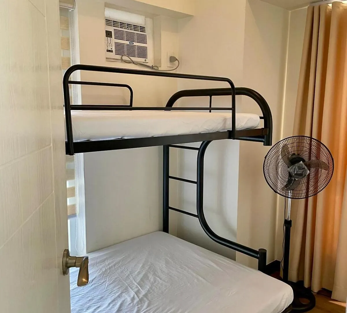 Apartment 5 Star Luxury Condo - Metro Manila