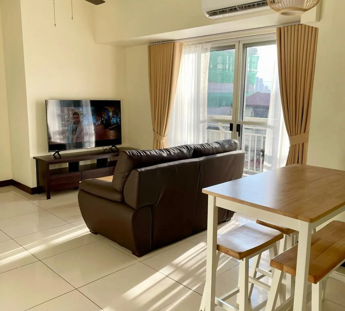 Apartment 5 Star Luxury Condo - Metro Manila