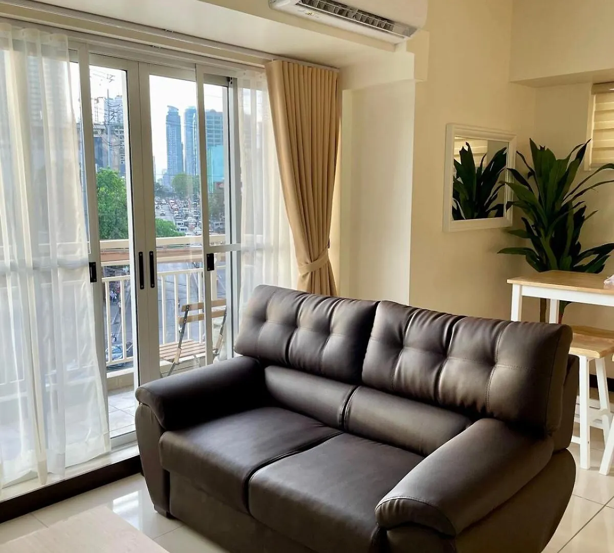 5 Star Luxury Condo - Metro Manila